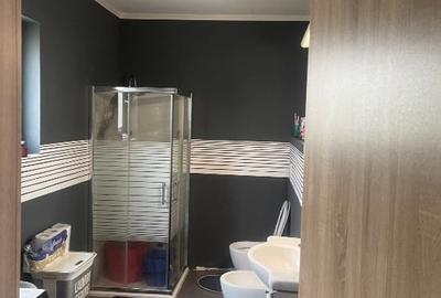 Casă individuală cu 5 camere cu Canalizare în Central - 9