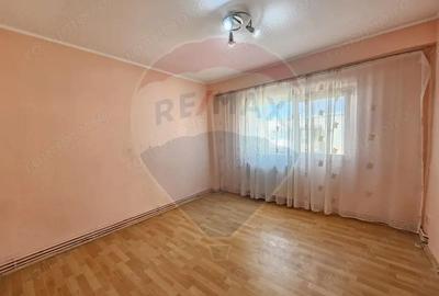 Apartament de vanzare - 3