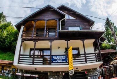 Casă individuală cu 9 camere cu Teren 250 Mp în Dâmbovicioara - 1