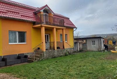 Casă cu 4 camere cu Teren 1000 Mp în Bonț - 6