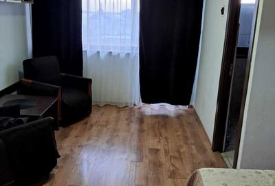 Garsonieră decomandată în Exterior Vest - 4