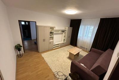 Apartament cu 3 camere semidecomandat în Central - 2