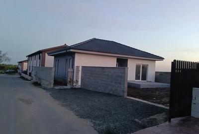 Casă cu 3 camere cu Teren 300 Mp în Sânandrei