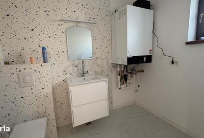 Casă cu 4 camere cu Teren 500 Mp în Central - 2