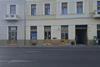 Spațiu comercial, de 48 mp, în Central - 7
