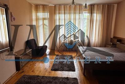 Casă individuală cu 9 camere cu Canalizare în Cetate - 2