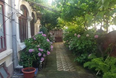 Casă cu 1 camere cu Teren 220 Mp în Central