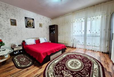 Garsonieră decomandată, mobilată în Poarta 6 - 3