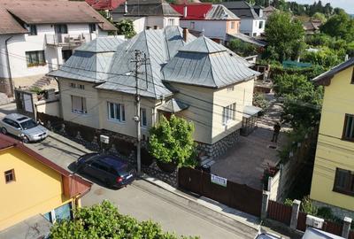 Casă cu 4 camere în Central
