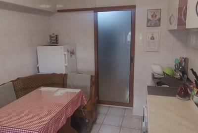 De vânzare – Apartament 3 camere decomandat – Micro 20, Bld. Dunărea - 5