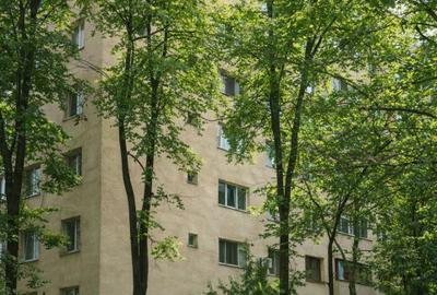 Particular, vând  apart. de 3 camere cu CENTRALA de APARTAMENT, Matei Ambrozie - 2