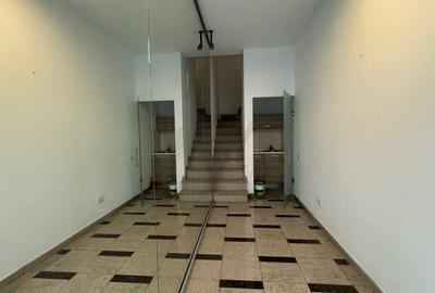 Birou, de 32 mp, în P-ța Unirii