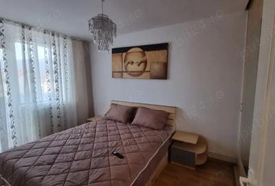 Apartament cu 3 camere decomandat în Petros - 1