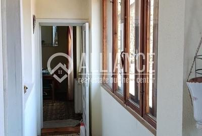 Casă cu 6 camere cu Canalizare în Central - 10