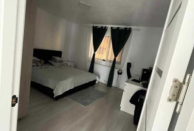 Casă cu 3 camere cu Teren 380 Mp în Calea București