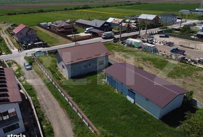 Casă cu 4 camere în Lazuri - 1