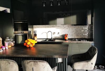 Apartament cu 2 camere decomandat în Titan