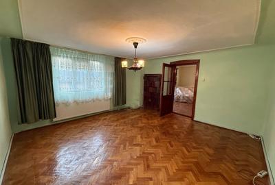 Casă individuală cu 3 camere cu Canalizare în Central - 1