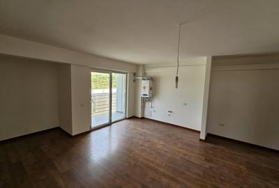 Apartament cu 3 camere semidecomandat în Vișani