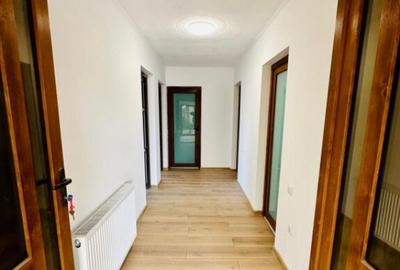 Casă cu 5 camere cu Teren 450 Mp în Central - 11