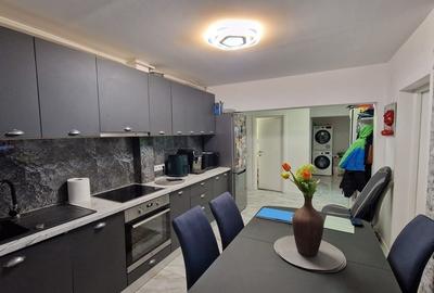 De Vanzare, Apartament 3 Camere, Etaj intermediar cu lift Comision 0 - 2