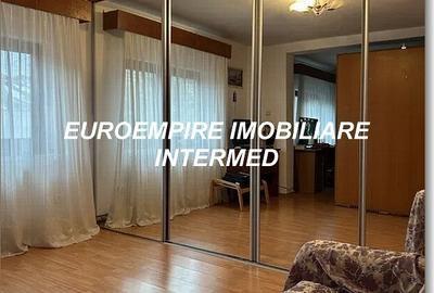 Casa 3 camere ,Zona km 5 - 3