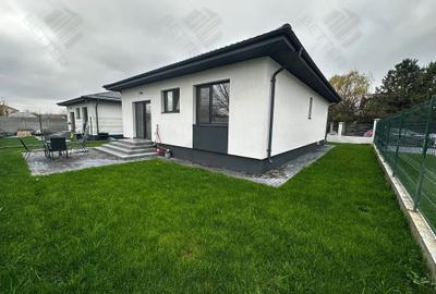 Casă de vânzare în Comuna Berceni - 3 Camere - Teren 300 mp - 2