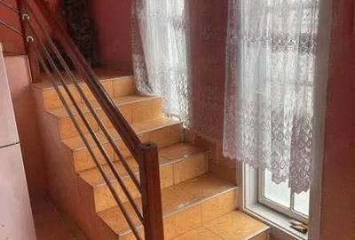 Casă cu Teren 2000 Mp în Central - 2