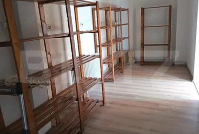 Spațiu comercial, de 55 mp, în Central - 1