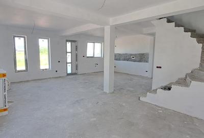 Casă individuală cu 4 camere cu Canalizare în Dragomirești-Vale - 3