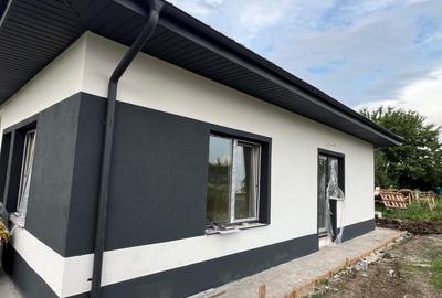 Casă individuală cu 4 camere cu Teren 400 Mp în Rediu - 1