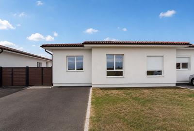 Duplex cu 4 camere cu Canalizare în Moșnița Nouă - 4