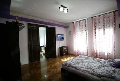 Apartament cu 5 camere decomandat în Elisabetin