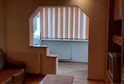 Apartament cu 3 camere semidecomandat în Ultracentral