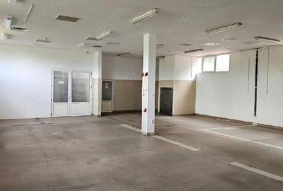 Spațiu comercial, de 1,000 mp, în Central - 4