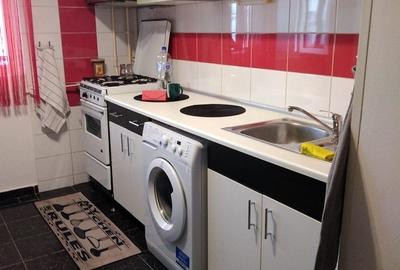 Mc Donald's Colentina, Str. Rascoala - 4