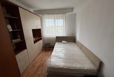 Garsonieră decomandată, mobilată în Lipovei