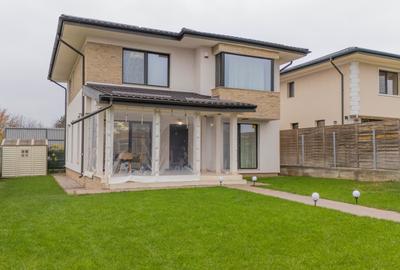 Vilă modernă cu vedere la lac, minicomplex inchis - 1