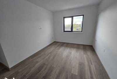 Casă cu 4 camere cu Teren 390 Mp în Ștefănești - 10