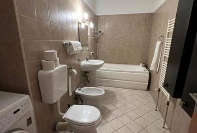 Apartament cu 2 camere semidecomandat, mobilat în Decebal - 8