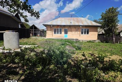 Casă cu 2 camere cu Teren 555 Mp în Ungureni - 1