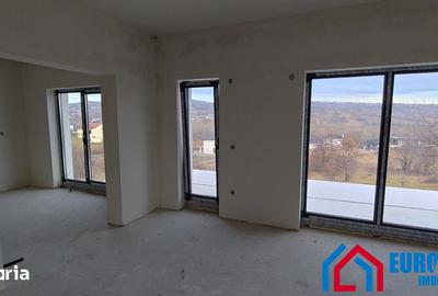 Casă cu 6 camere cu Teren 561 Mp în Central
