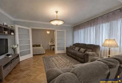 Apartament cu 3 camere semidecomandat în Central - 1
