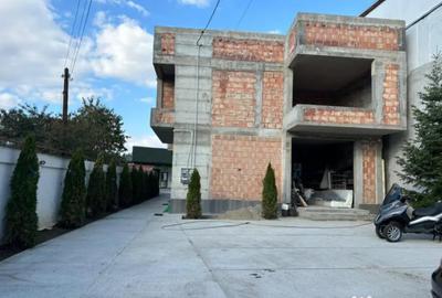 Casă cu 7 camere cu Teren 715 Mp în Central - 4