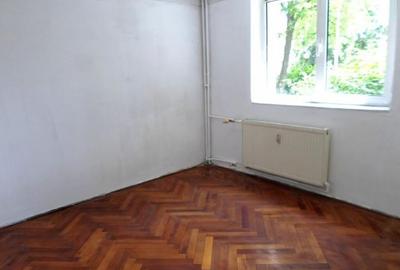 Apartament 3 camere, decomandat parter,Ploiesti, Cina, comision 0 - 1
