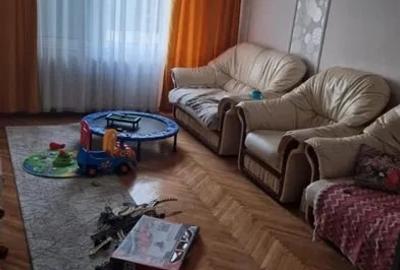 Apartament cu 4 camere decomandat în Sângeorgiu de Mureș
