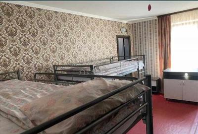 Casă cu 10 camere cu Teren 50 Mp în Dârste - 8