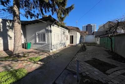 Casă cu 3 camere cu Canalizare în Abator