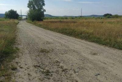 Teren de 1100 mp, în Central - 4