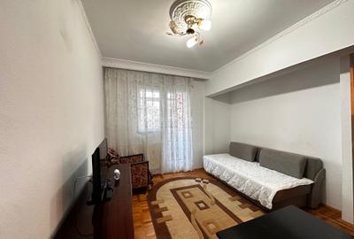 Apartament cu 2 camere decomandat în - 4